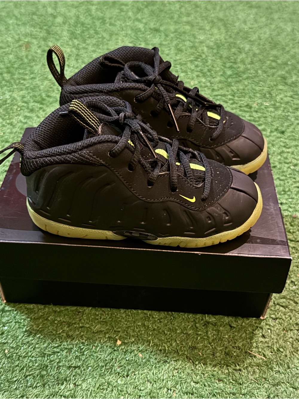 Jordan Kids' Black and Neon Yellow Low-Top Sneakers